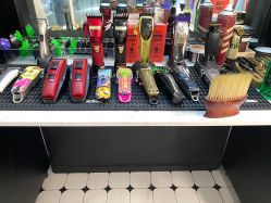 -老男孩男士理容馆·理发·烫染·修面