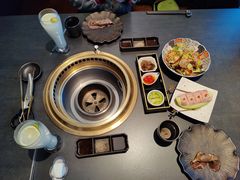 -铭牛烧肉·和牛海鲜自助(高新月牙湖店)