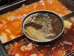 -老牌坊云南鱼豆花火锅(爱建店)