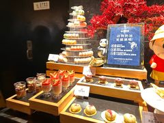 -雍容荟帝王蟹活龙虾展台自助(IFS黑金店)