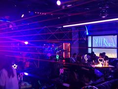 -UP嘻哈酒吧(粉巢店)