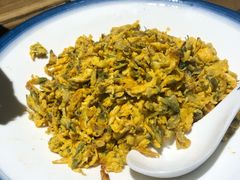 槐树花炒土鸡蛋-老阿爸鲜鱼土菜(昆山花桥店)