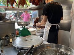 -华香鹅快餐店