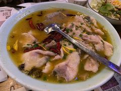 酸菜鱼-食尚胡桃音乐酒馆(滨海店)