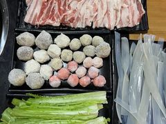 -果松木炭酸菜铜火锅·外婆参鸡汤