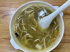 鬍辣湯-田三卷馍(火车站店)