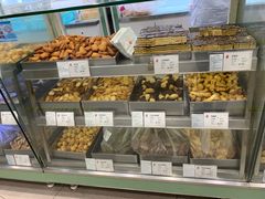 面包甜点陈列柜-上海哈尔滨食品厂(淮海中路店)