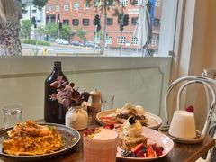 -FLOVIE FLORIST CAFE