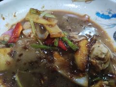 酸菜煮生蚝-大富蚝乌东哥饭店·石锅鱼杂·柠檬鸭(革新路店)