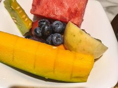 -雍容荟活帝王蟹活龙虾自助(苏宁旗舰店)