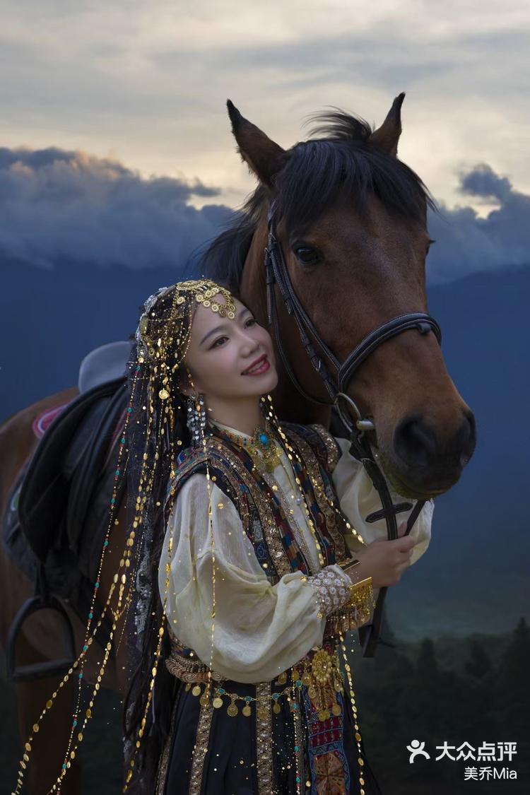 骑马的西域公主美丽善良纯洁