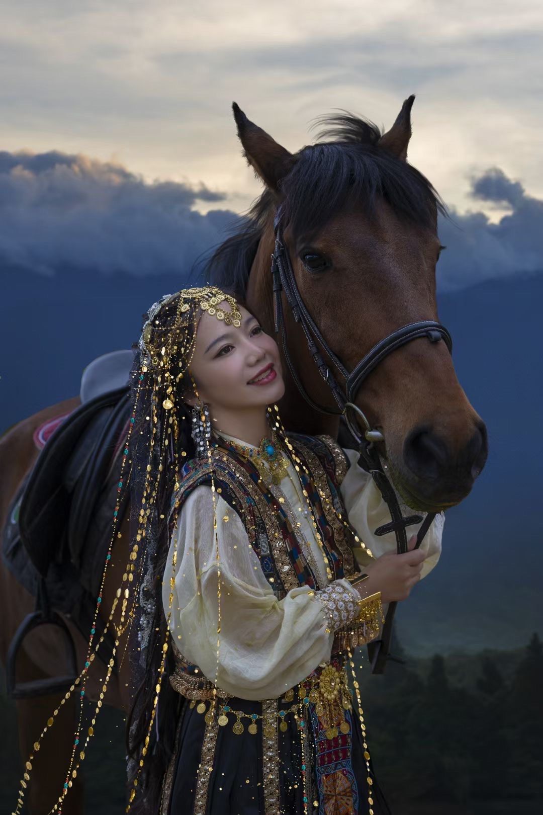 骑马的西域公主美丽善良纯洁