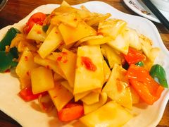 -小锅巴纳西餐厅