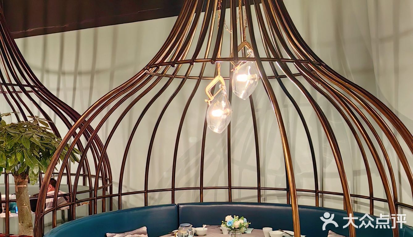 来这家餐厅一定要点这个烤鸭