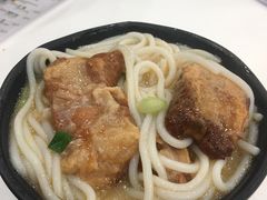 猪软骨汤米粉-粤厨点心专门店