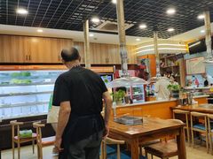 -哈尔滨小酒馆·鲜肉现穿自助烧烤(康新花园店)