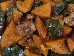 排骨炆南瓜-八姑农庄·广府西江菜·云南野生菌