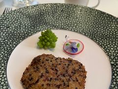 藜麦煎鹅肝-皇朝会.经典传统粤菜(外滩店)