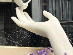 -中航城君尚购物中心