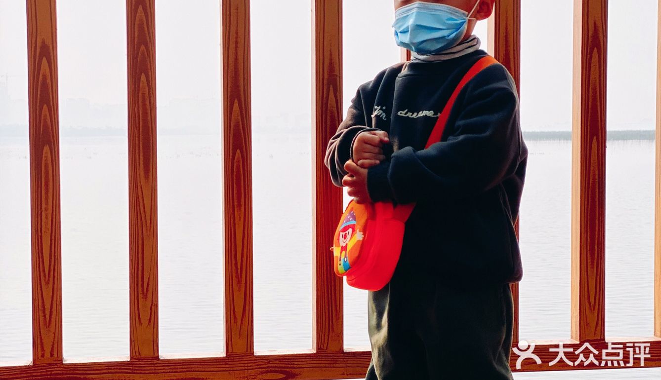 观光车，自行车都在运营 儿童游乐场，沙滩全部关闭