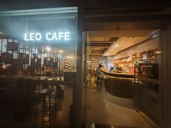 -LEO CAFE