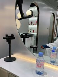 -Tloml salon