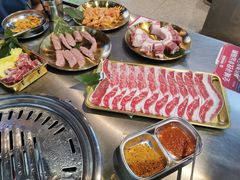 -哈哈碳都·牛肋条无限自助烤肉(台江万达店)