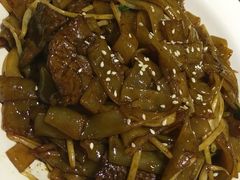 -新大咀港式茶餐厅(宝山万达店)