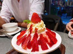 草莓牛奶雪花冰-长嘉·河图火锅(长嘉汇江景旗舰店)