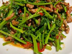 香菜牛肉-胡马八破·川菜小馆(高新万达店)