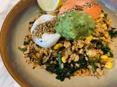 牛油果三文鱼波蛋谷物碗-gaga(深圳福田星河COCO Park店)