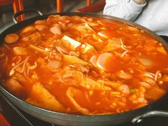 部队火锅-HONGA HONGA雄家(曹路店)