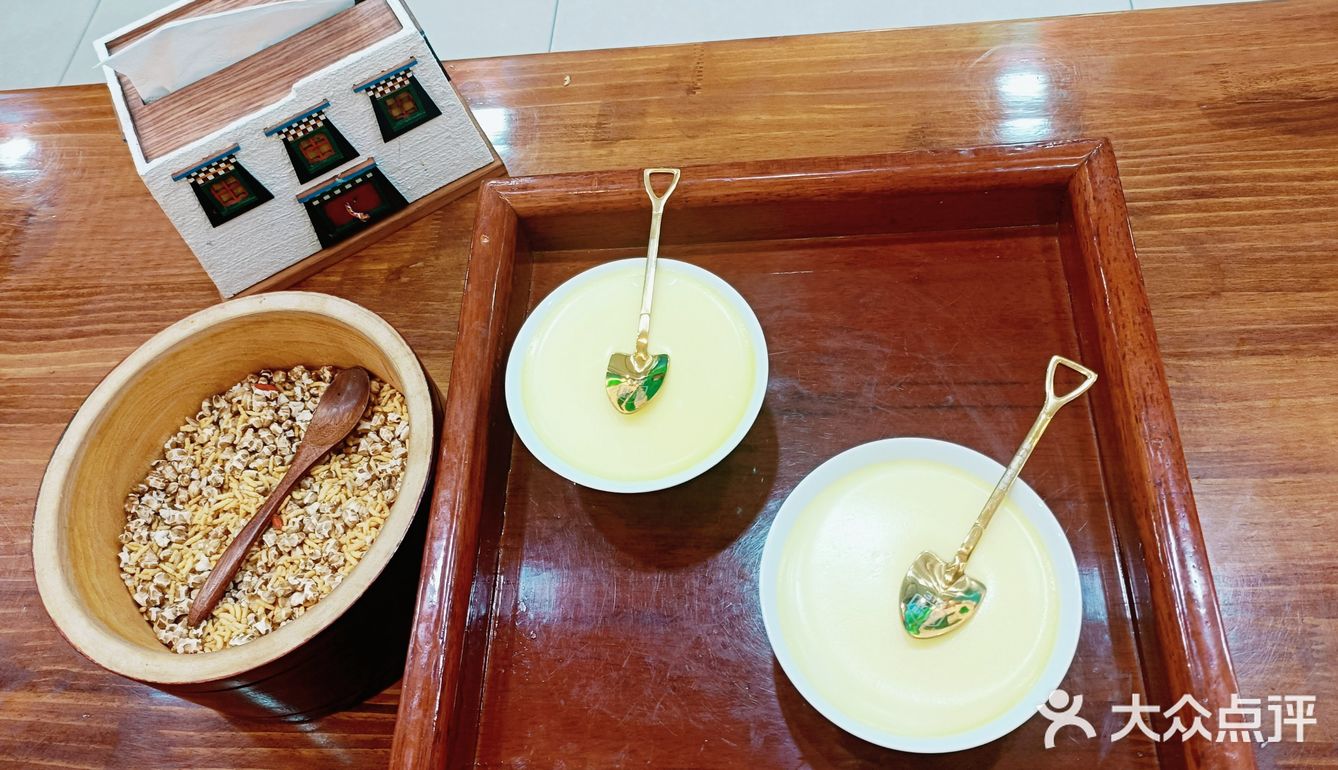 这人气就知道，这家酸奶店有多好吃