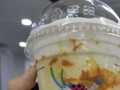椰子千层瑞纳冰-luckincoffee瑞幸咖啡(新华大厦店)