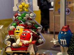 -m豆巧克力世界(上海世茂广场店)