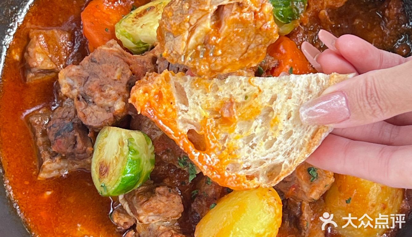 广州天环！露天餐位太chill 啦……