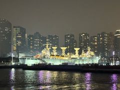 -黄浦江游览十六铺3号码头网红自助餐