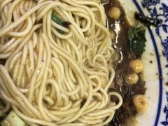 -渝之汇牛肉豌杂面