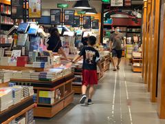 -西西弗书店&矢量咖啡(凯德晶萃广场店)