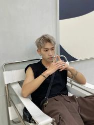 -一家只做男发烫染的店