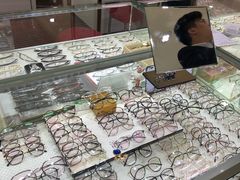 -宏宇眼镜蔡司依视路折扣店(兆佳眼镜城店)