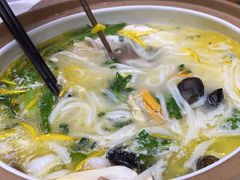 -云海肴·汽锅鸡·云南菜(天山百盛优客店)