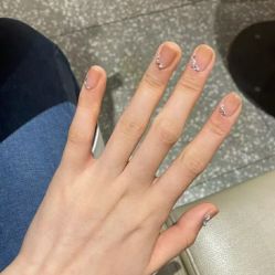 -悦指间美甲美睫