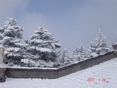 -峨嵋山金顶