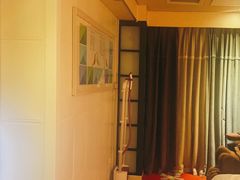 -喜鹊愉家酒店(郑州曼哈顿博览中心地铁站店)