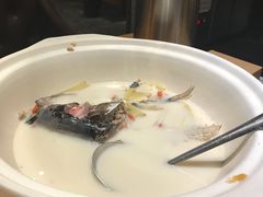 -泉畔人家·老济南经典鲁菜(大明湖店)