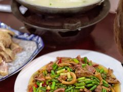 -余杨鸭鸭餐厅