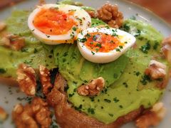 牛油果煮蛋吐司-RAC BAR(安福路店)