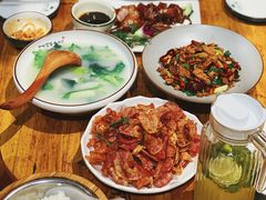 -老滇山寨•云南特色菜•地方菜•民族风情歌舞表演(金碧店)