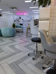 -米娜护肤造型